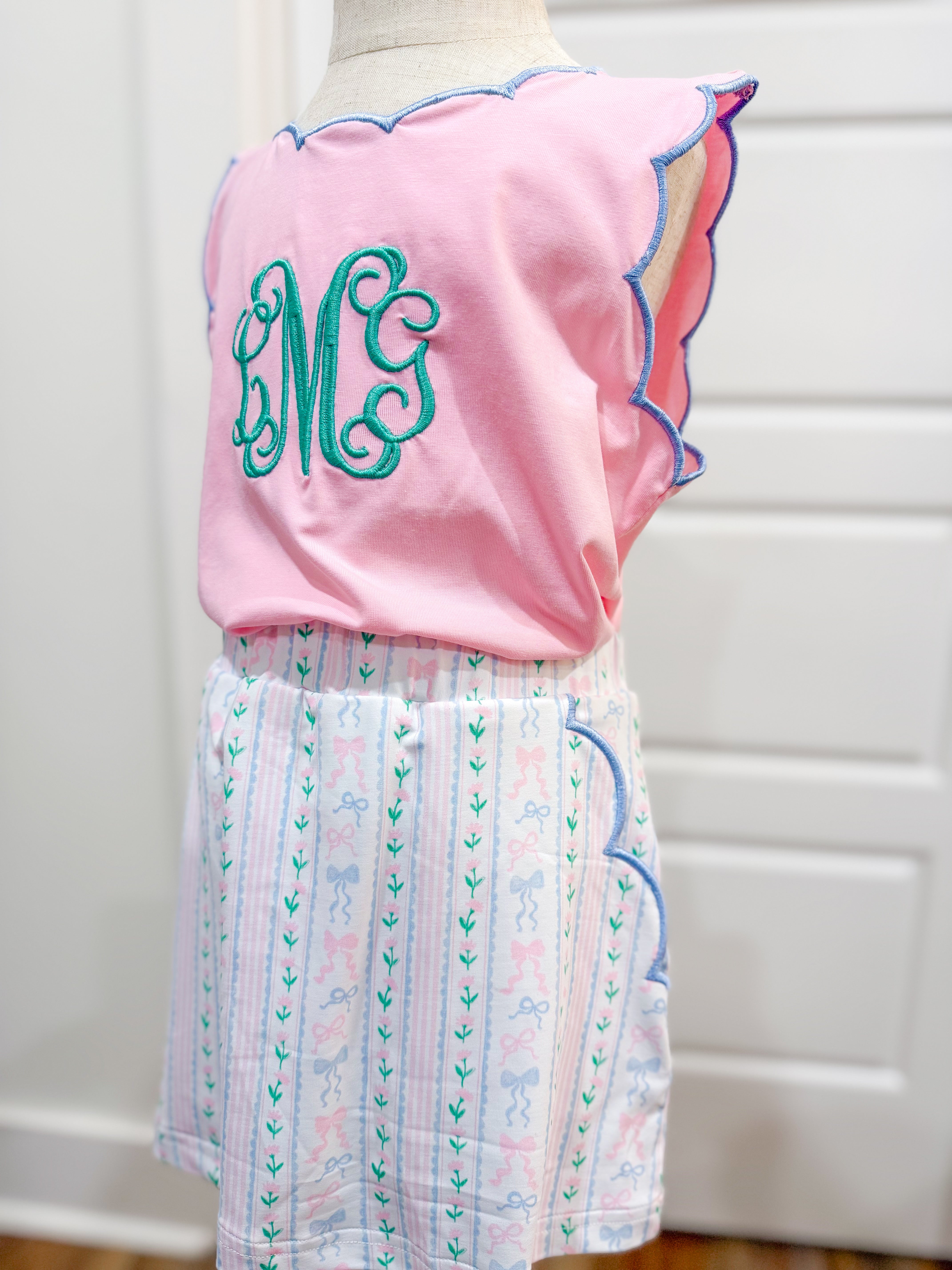 Girls Scalloped Blooming Bows Skort Set