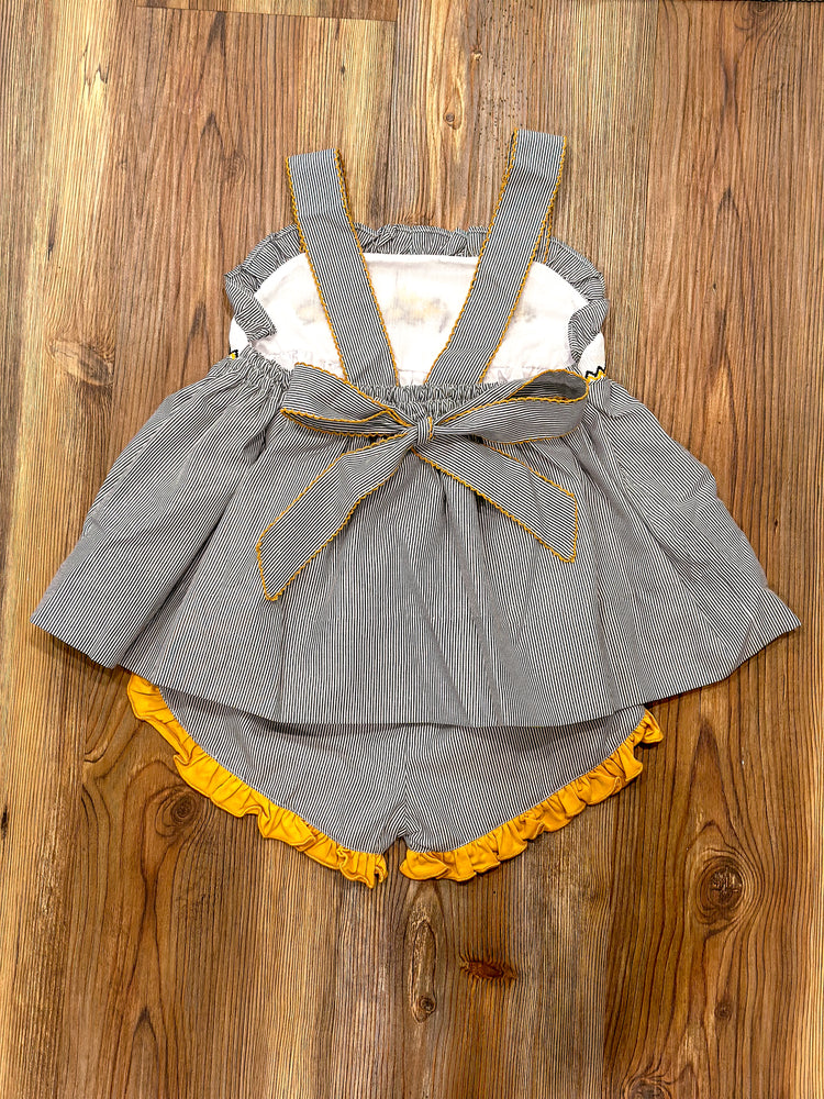 Girls Smocked USM Short Set