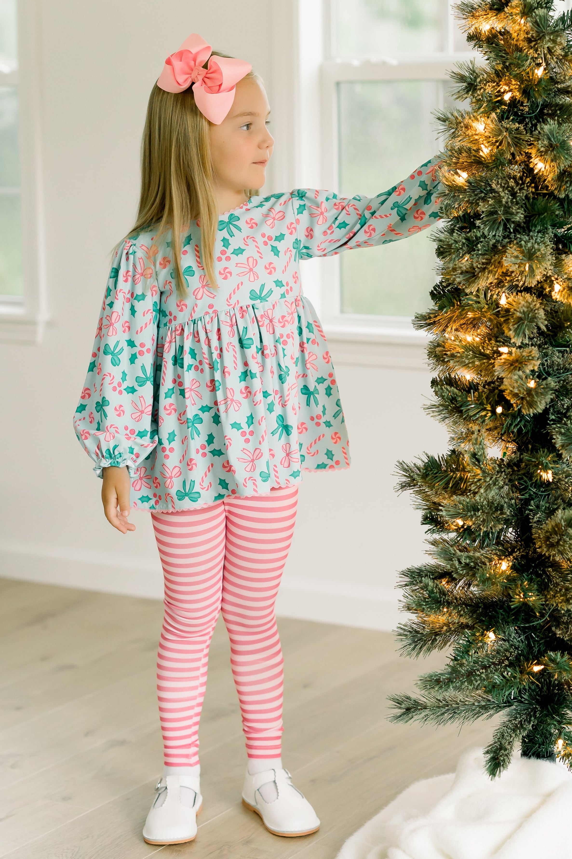 PRE ORDER Girls Sugar, Bows, & Mistletoes Legging Set | ETA to LBS: OCTOBER