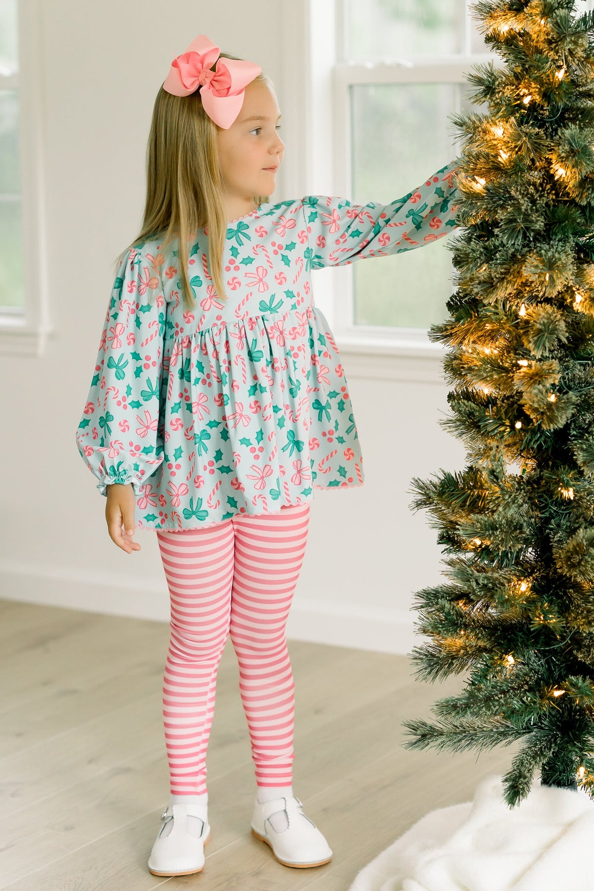 Girls Sugar, Bows, & Mistletoes Legging Set